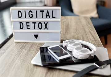 4 Digital Detox Steps to Save $150 a Month